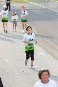 BIB: 975
                            <button type="button" onclick="openModal(3555863)" class="btn btn-primary btn-sm float-right btn-popup" data-toggle="modal" data-target=".modal-high-quality">
                        <i class="fas fa-shopping-cart"></i> Add to Cart
                    </button>
                                            <button type="button" onclick="isThisMe(3555863, true)" class="btn btn-success btn-sm float-right btn-popup btn-isme hidden" data-toggle="tooltip" data-placement="bottom" title="นี่คือรูปของคุณใช่ไหม คลิกที่นี่เพื่อเอาเข้าอัลบั้ม">
                        <i class="fas fa-plus"></i> Add to album
                    </button>
                    <button type="button" onclick="isThisMe(3555863, false)" class="btn btn-warning btn-sm float-right btn-popup btn-isnotme hidden">
                        <i class="fas fa-ban"></i> Remove from album
                    </button>